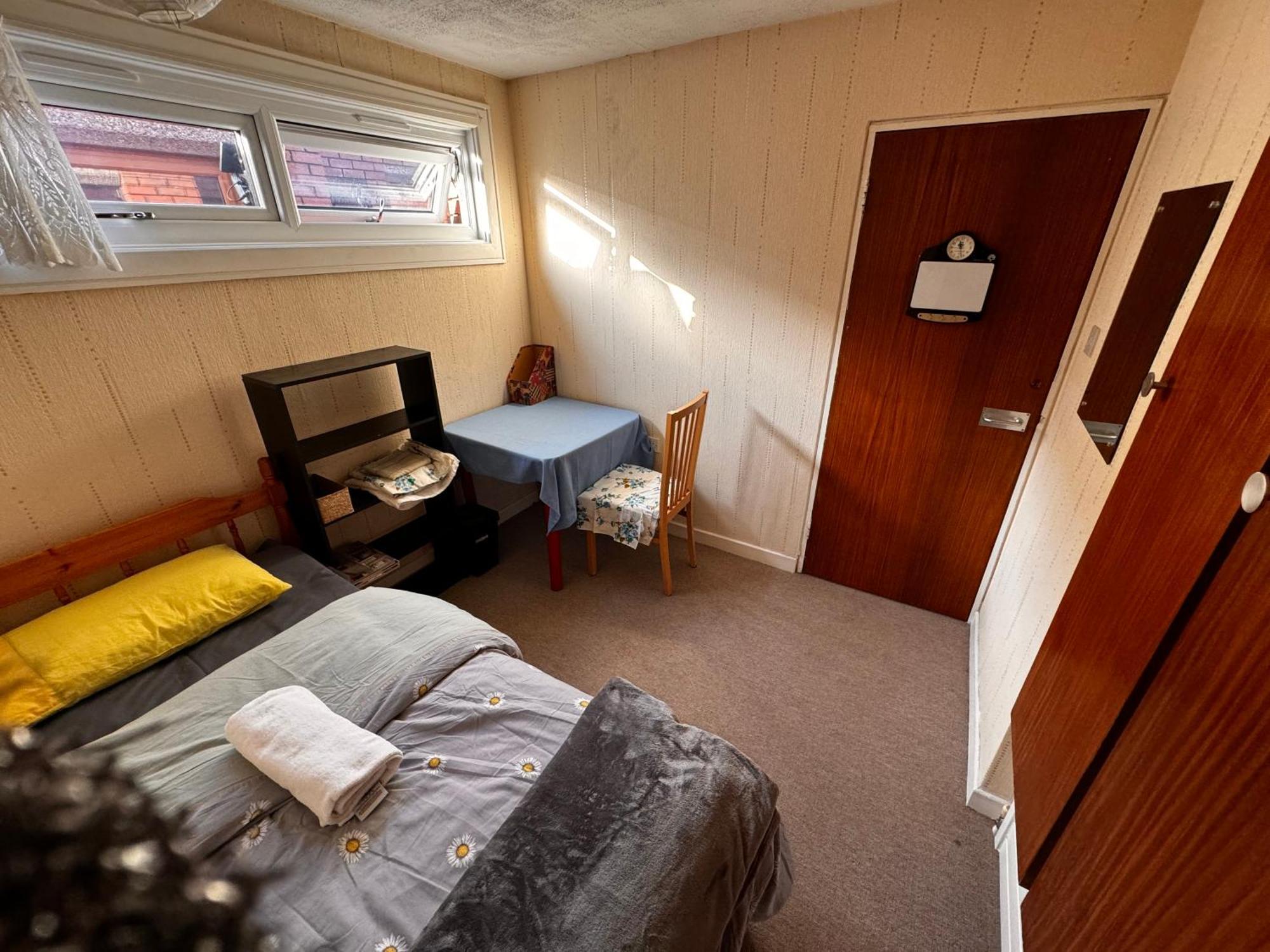 Double Room Best Location Near Shopping Center & Free Parking Coventry Exterior foto